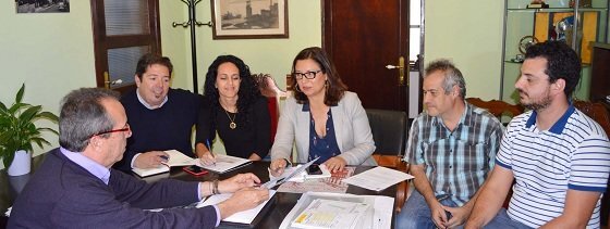 Un instante de la reunión hoy en el Ayuntamiento de Hermigua